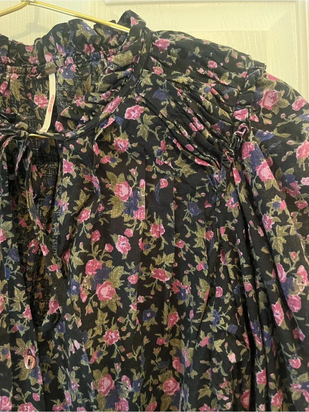 Free People Meant To Be Blouse – Black Rose Floral – XS